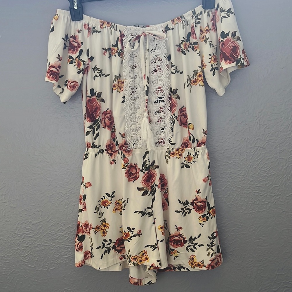 Juniors romper size small